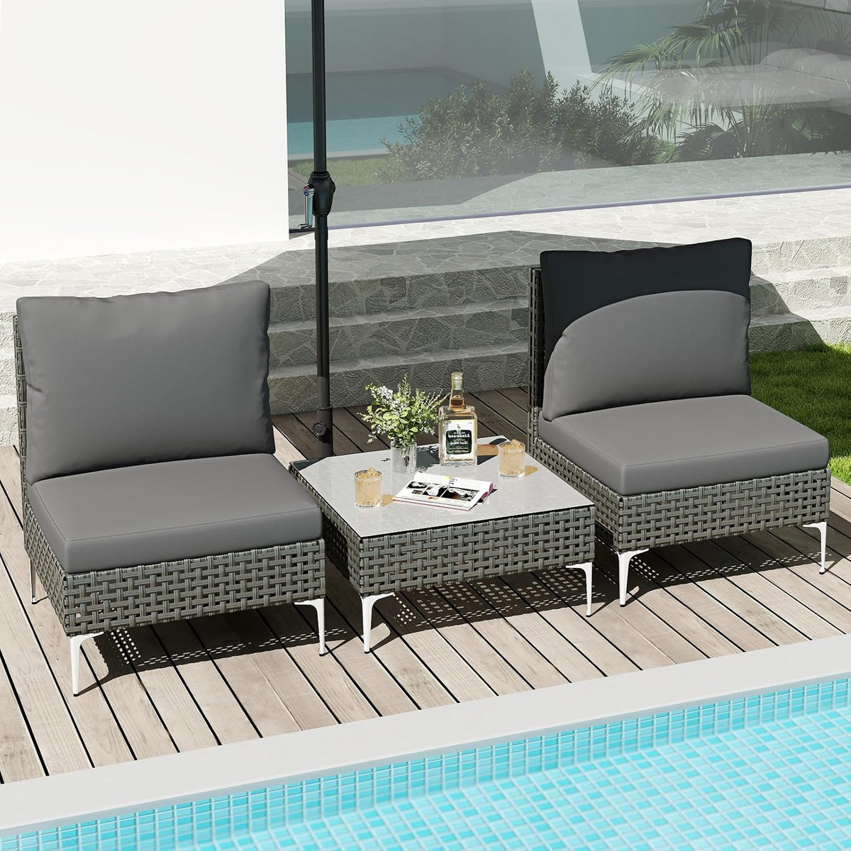 GIANTEX Salon de Jardin Exterieur 3 Pièces, 2 Chaise Jardin Exterieur et 1 Table Basse en Rotin, Plateau en Verre Trempé, Coussin de Siège Rembourré