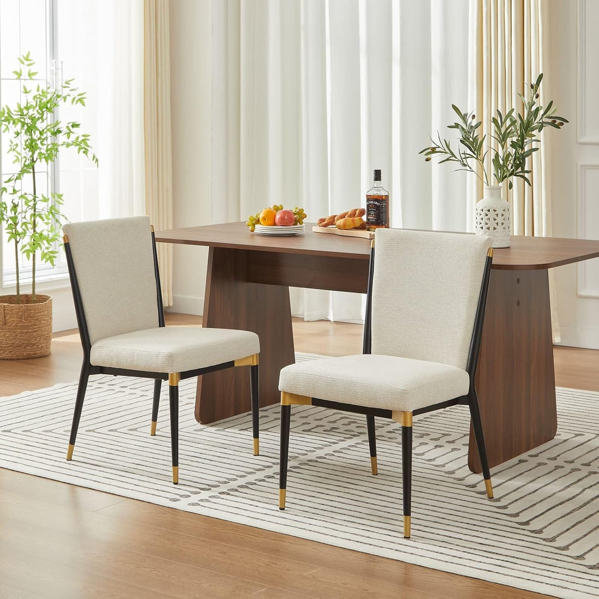 Chaises 49x59x85cm, Pieds Noirs avec Finitions dorées, Assise en Tissu crème, Lot de 2 chaises pour Salle à Manger, Balcon